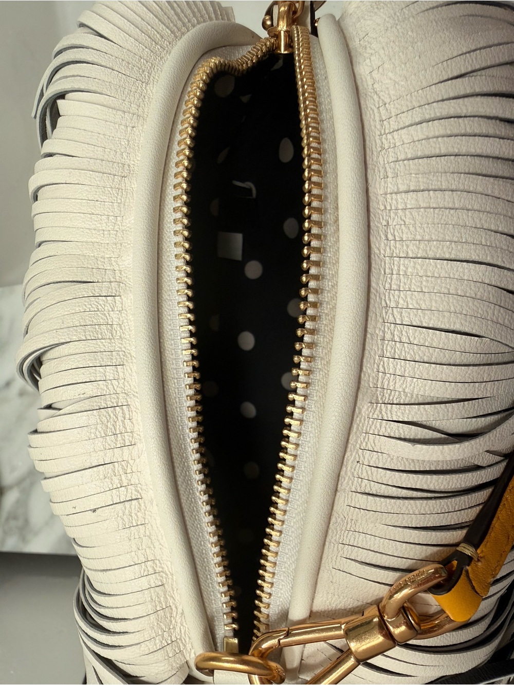 Authentic Kate Spade Fringe Dog Crossbody Bag in White and Yellow - Picture 5 of 10